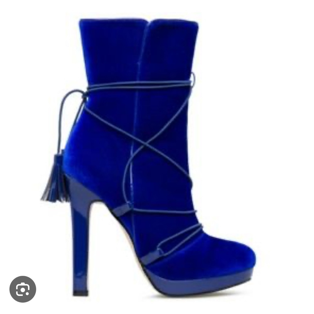 Chic Royal Blue Heeled Boots